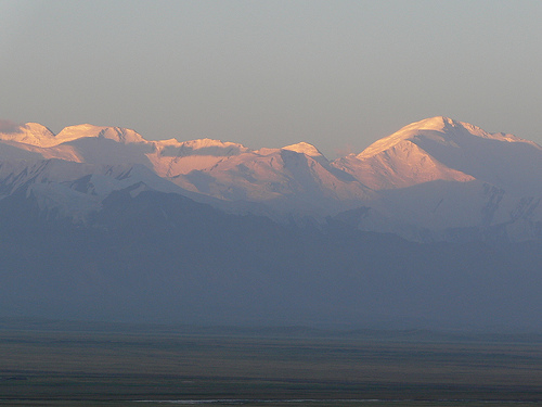 El amanecer del Pico Lenin desde Kirguistán por rdieztag.