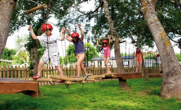 Vacaciones gratis para familias en el paro, Bungalow feliz